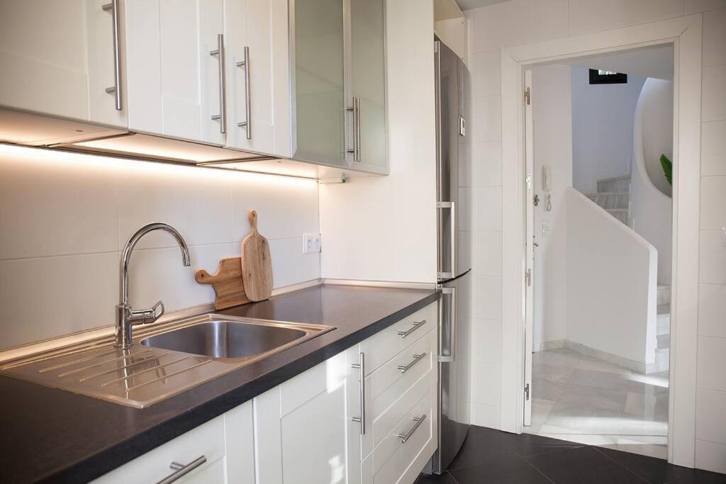 Апартаменты Superb Townhouse In Golden Mile Марбелья Экстерьер фото